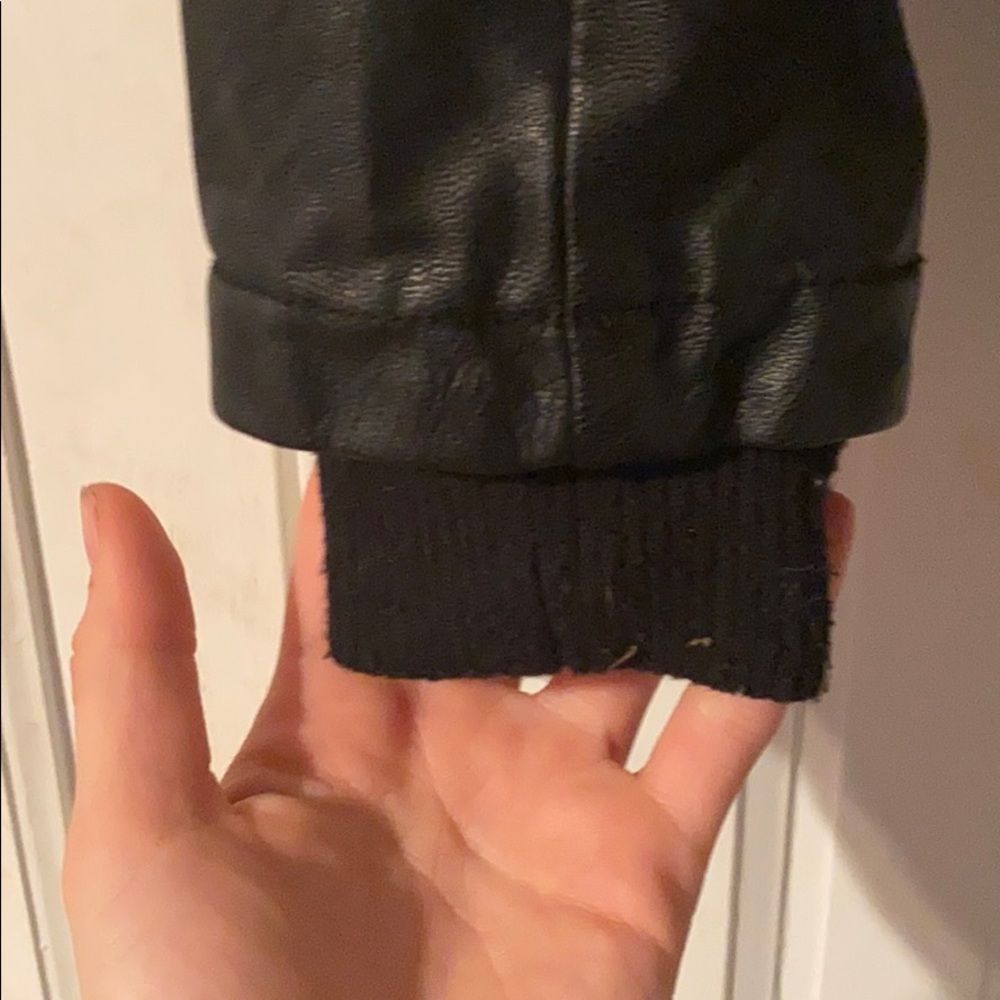 Leather jacket - Picture 5 of 6